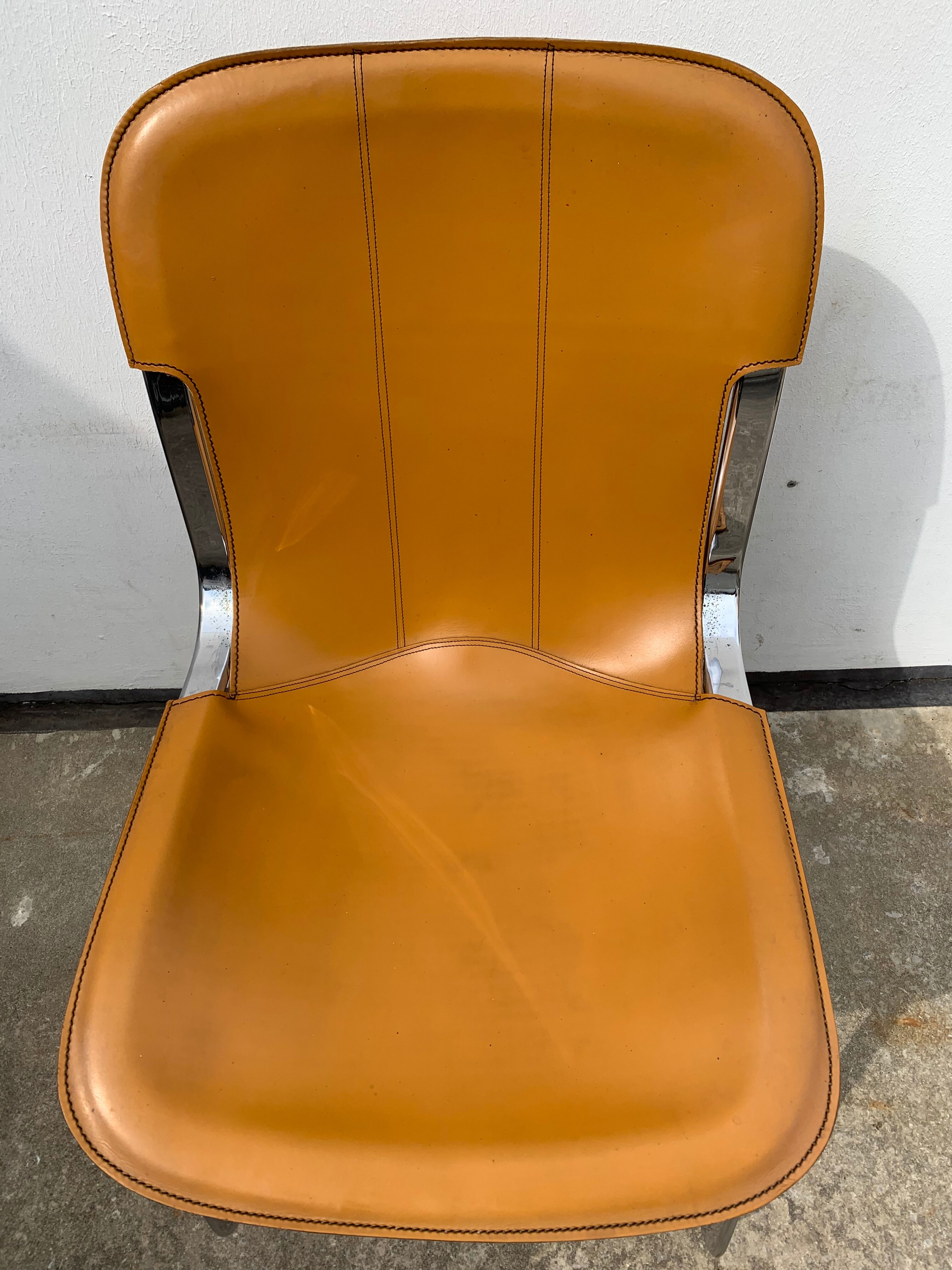 Lot 4 Italian chairs, Cidue camel leather and chrome 1970