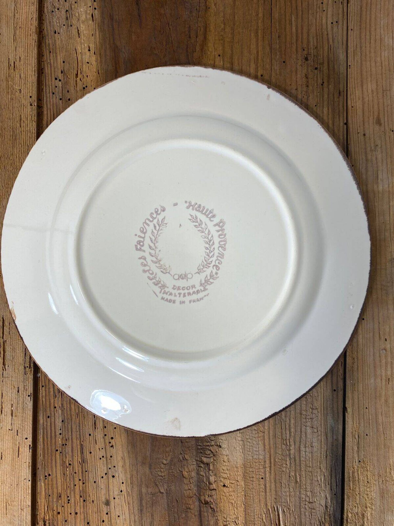 Earthenware plate with botanical decoration, Earthenware of Haute Provence