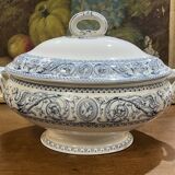 Important English Minton porcelain soup tureen, Florentine pattern