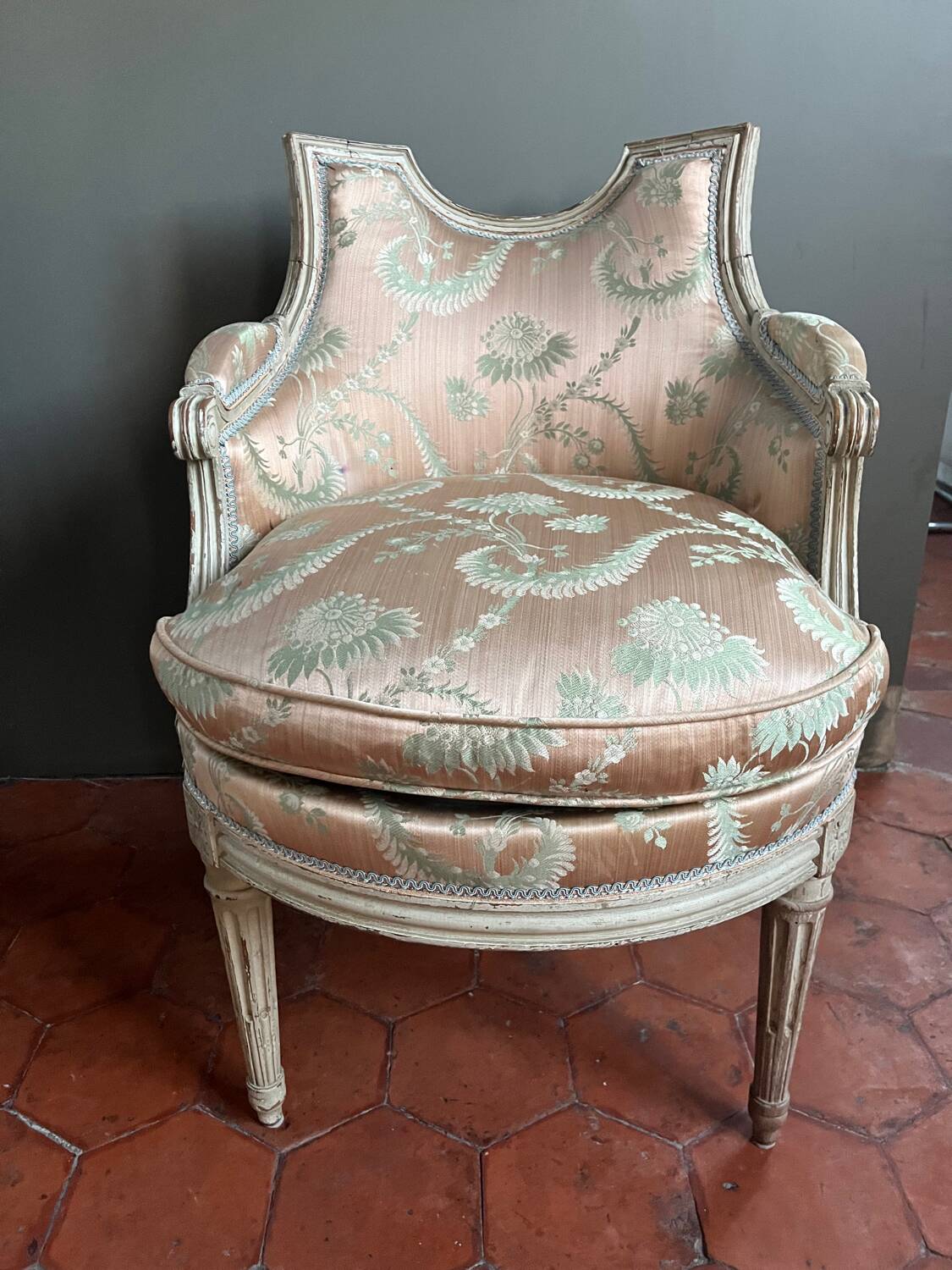Fauteuil de coiffeur style louis XVI Type bergere