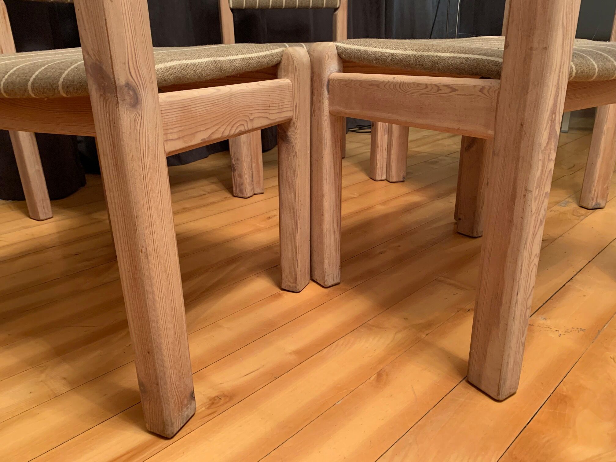 Set of five Thorsø Stolefabrik chairs, Denmark, 1970s.