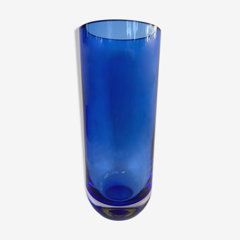 Vase en verre bleu