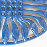 Ancien dessous de plat en fonte émaillée bleu français
