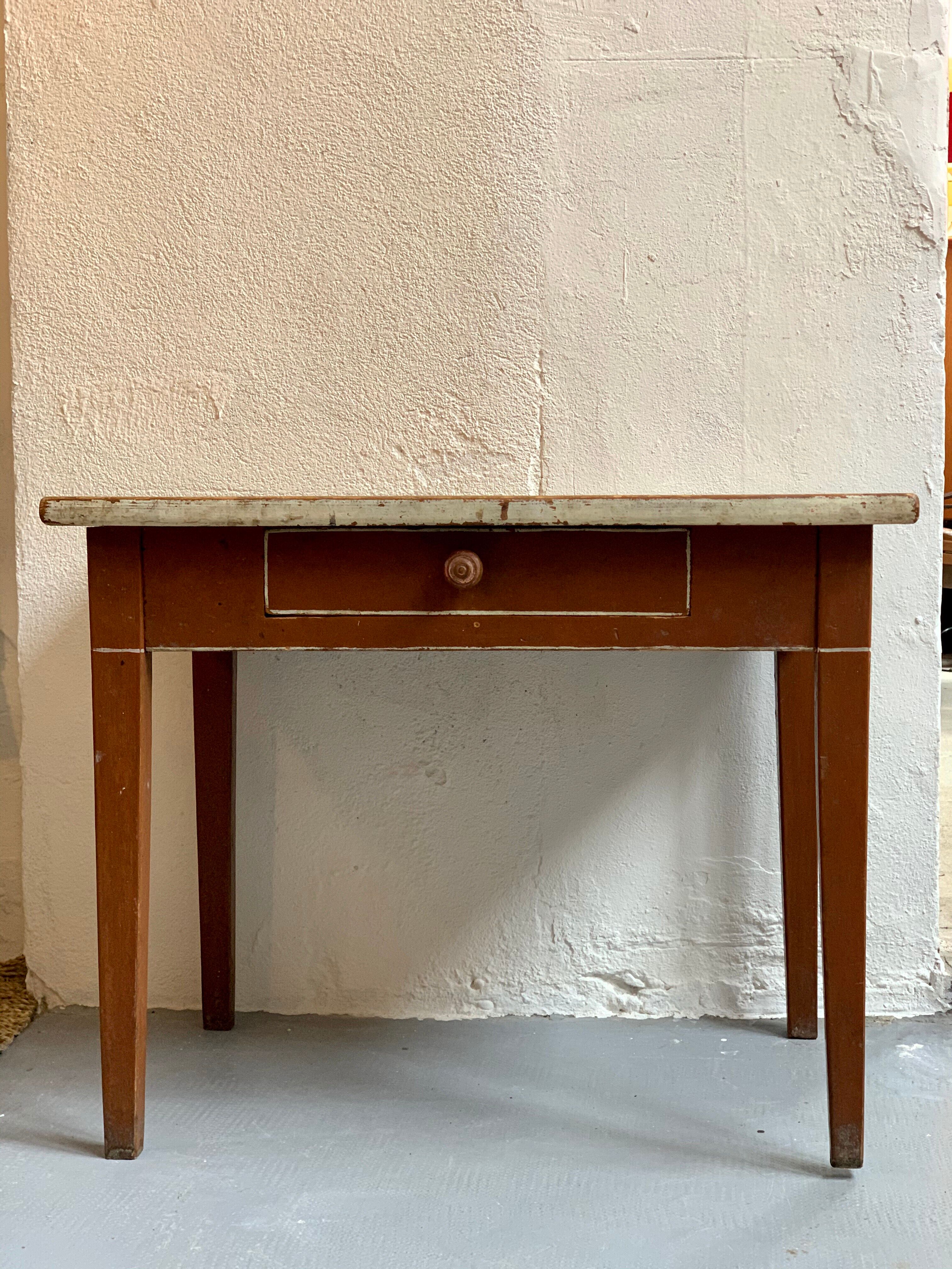 Table à tiroir