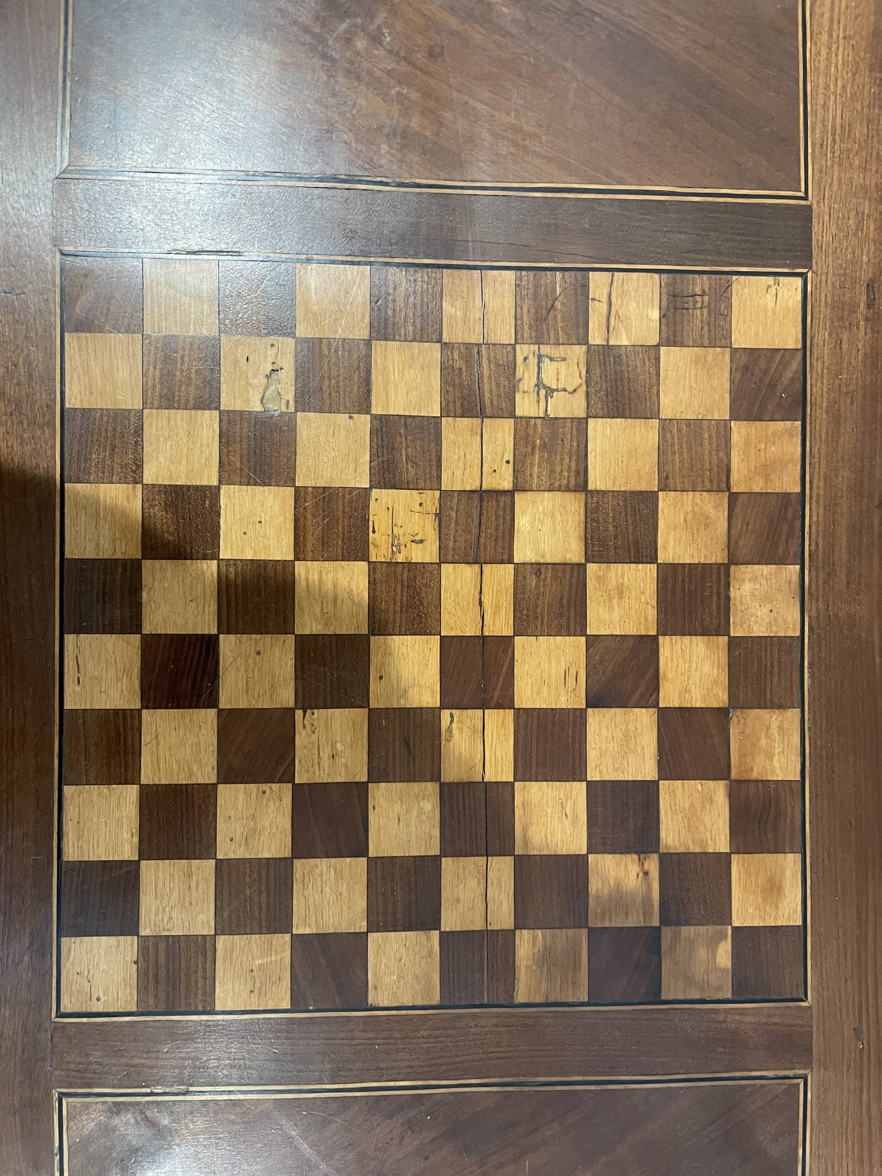 Vintage wallet game table