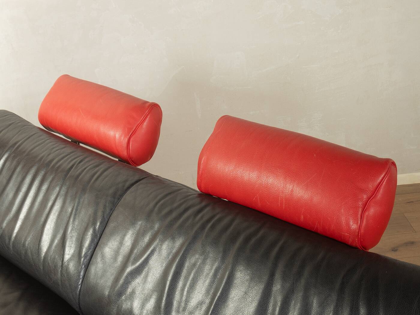 de Sede | Reto Frigg DS 140 sofa, 1980s, black leather & chrome, adjustable headrests
