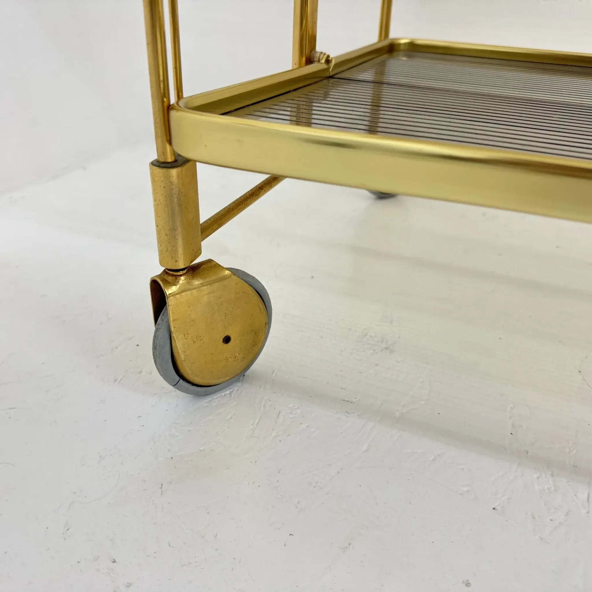 Mid-century modern folding bar cart in brass and ribbed acrylic glass, 1970s