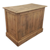 Fir tree store bank