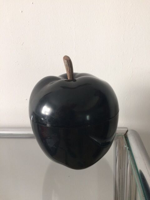 Plastic apple ice bucket 1970