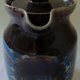 Teapot in sandstone of Elfriede Tataki-Kopp