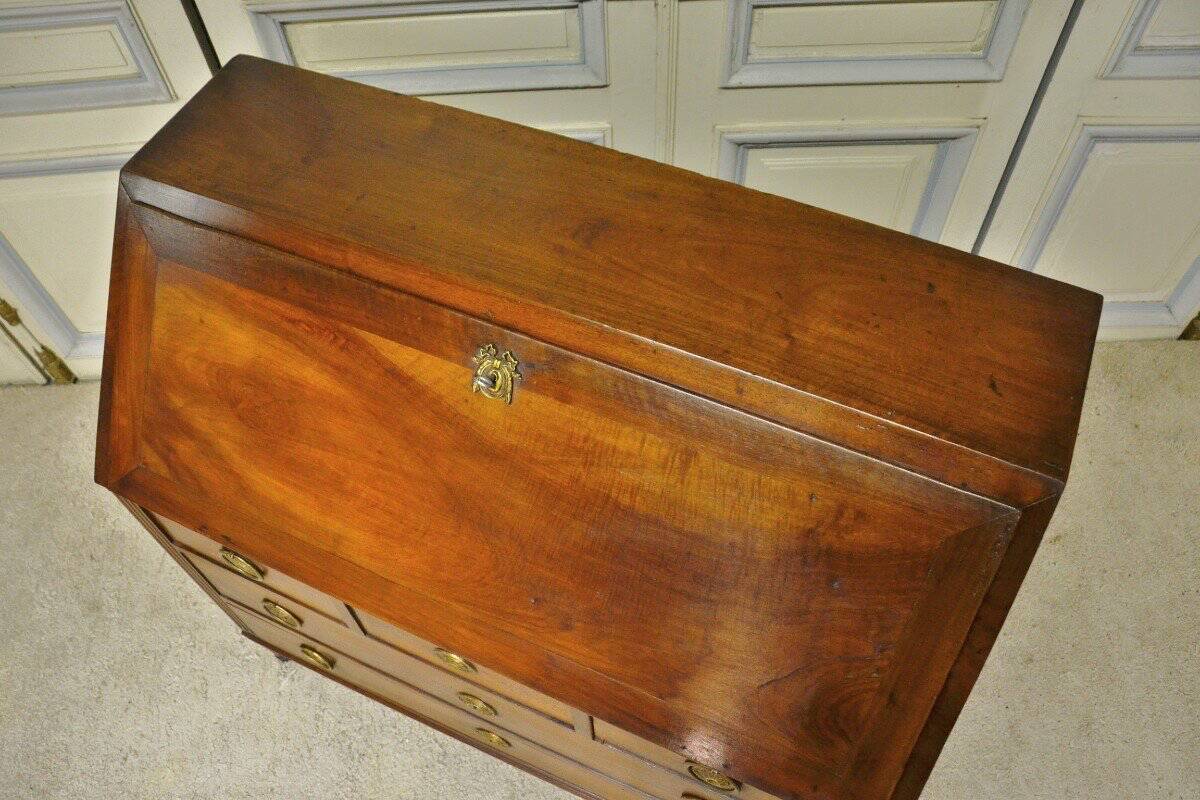 Bureau De Pente En Noyer d'époque Directoire