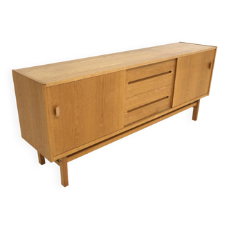 Scandinavian oak sideboard "Arild", Nils Jonsson, Troeds, Sweden, 1960