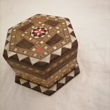 Lot of 2 oriental boxes in marquetry.