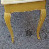 Very pretty table with 2 large drawers