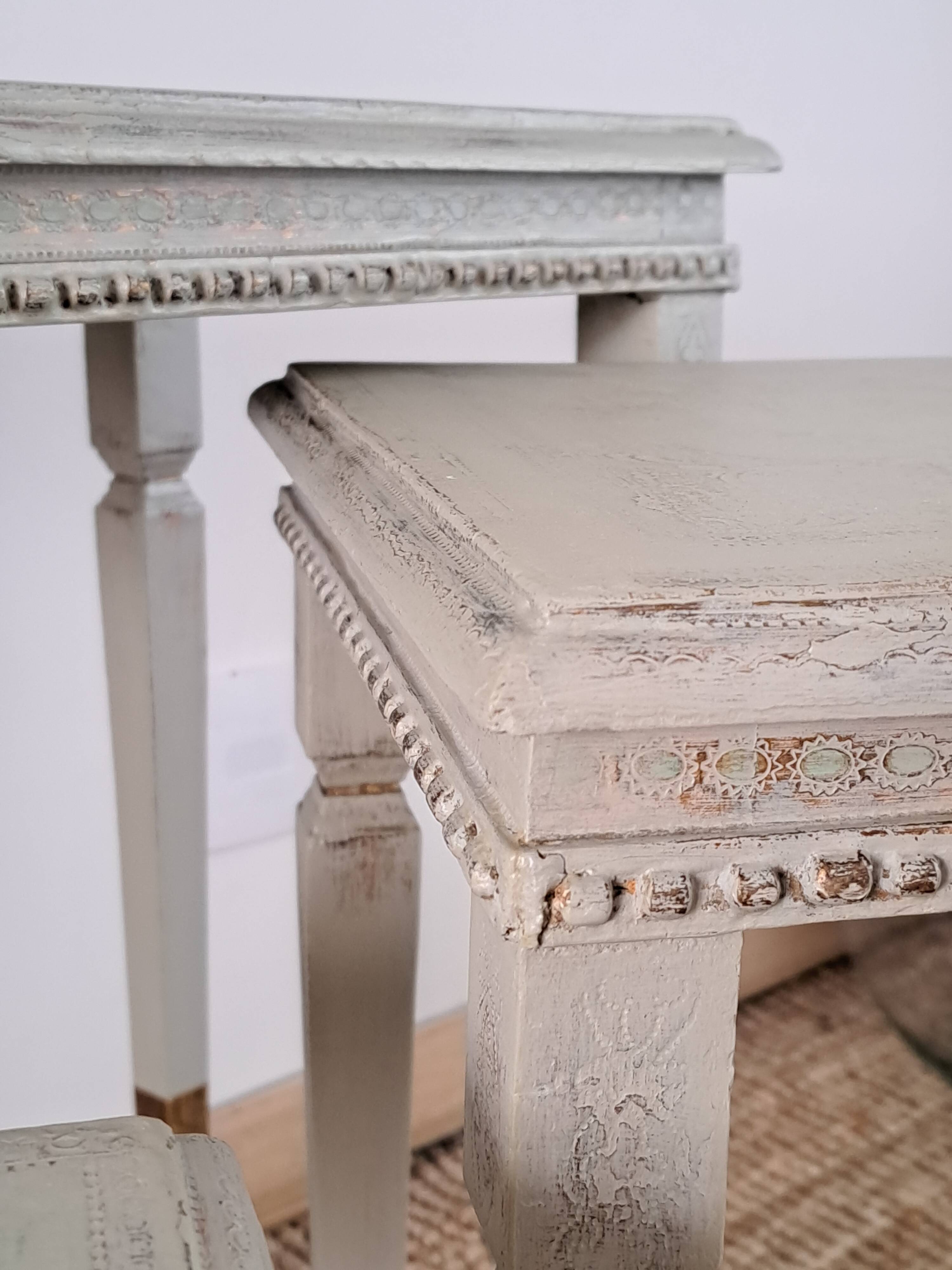 Tables gigognes en bois exotic