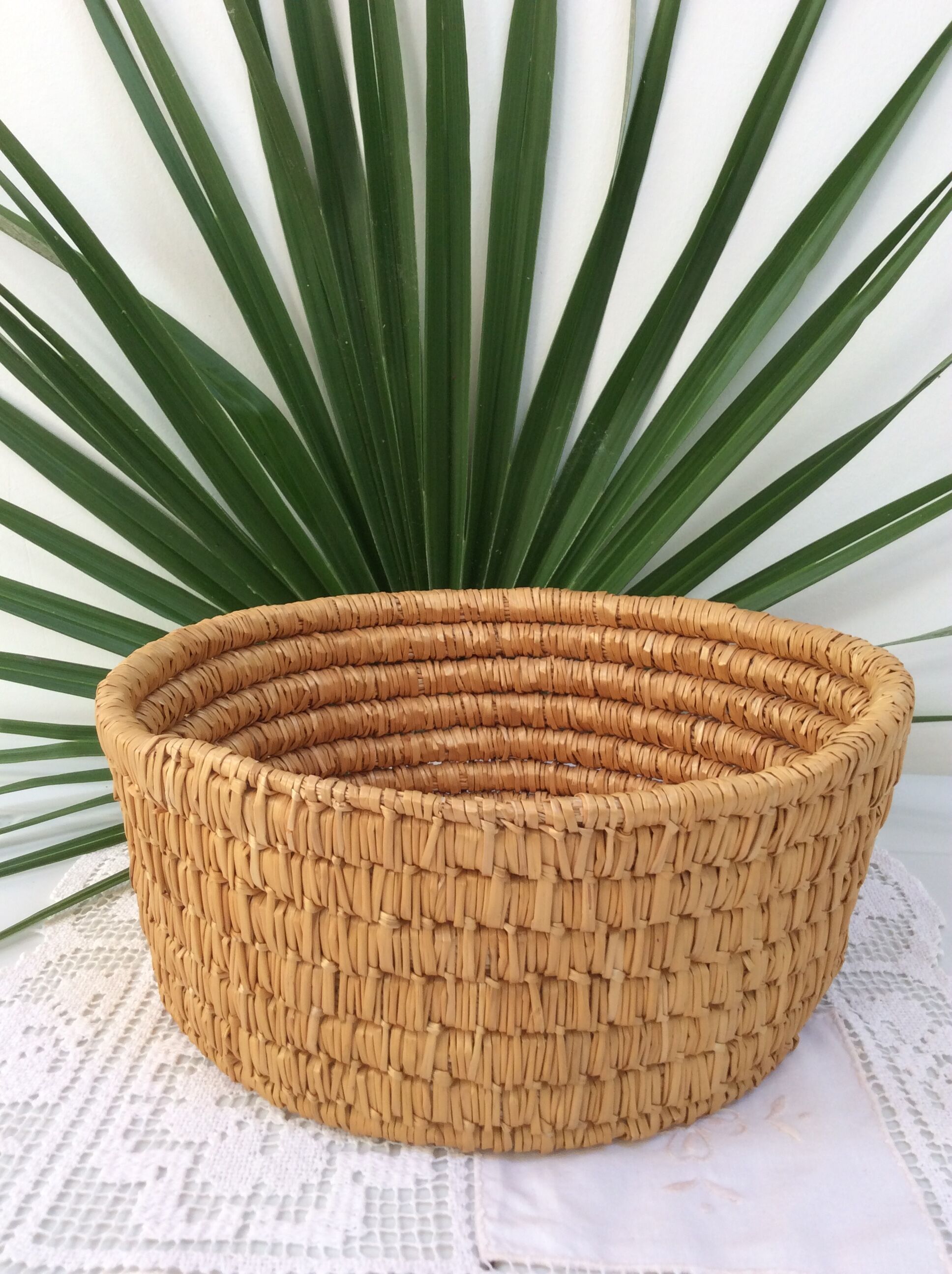 Basket round straw vintage