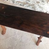 Banc en bois brutaliste