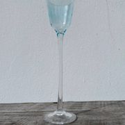 Verre à pied soufflé irrégulier de collection