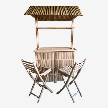 Bamboo bar set with its two stools