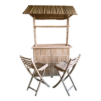 Bamboo bar set with its two stools
