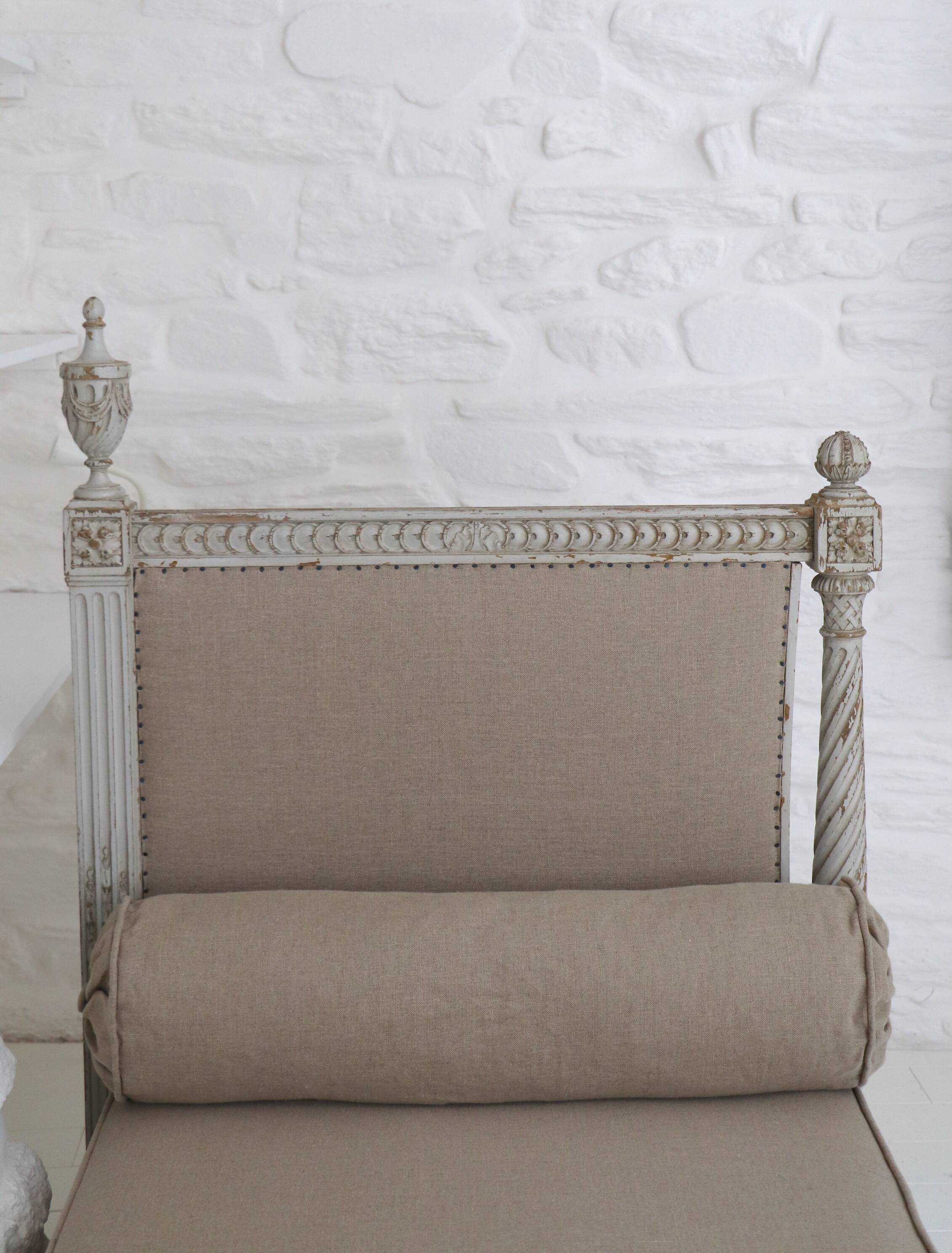 Resting bed - Louis XVI style bench reupholstered in linen