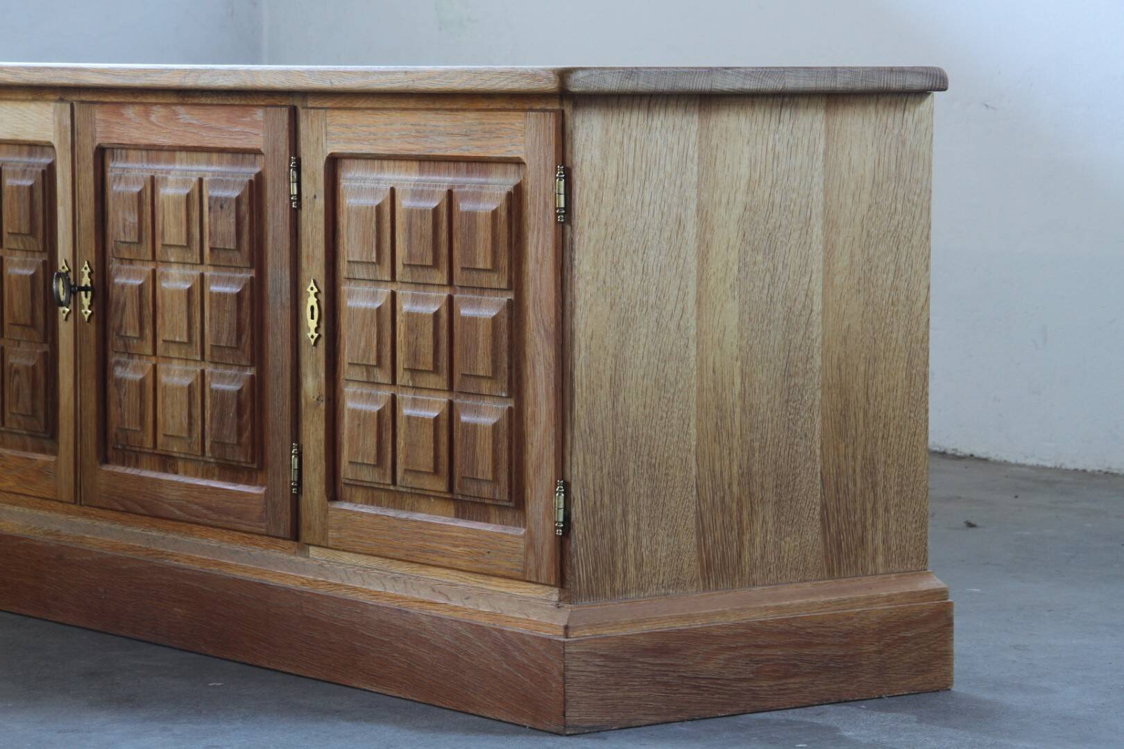 Vintage 1960/70s Danish Brutalist Light Oak Low Sideboard / Crezenda