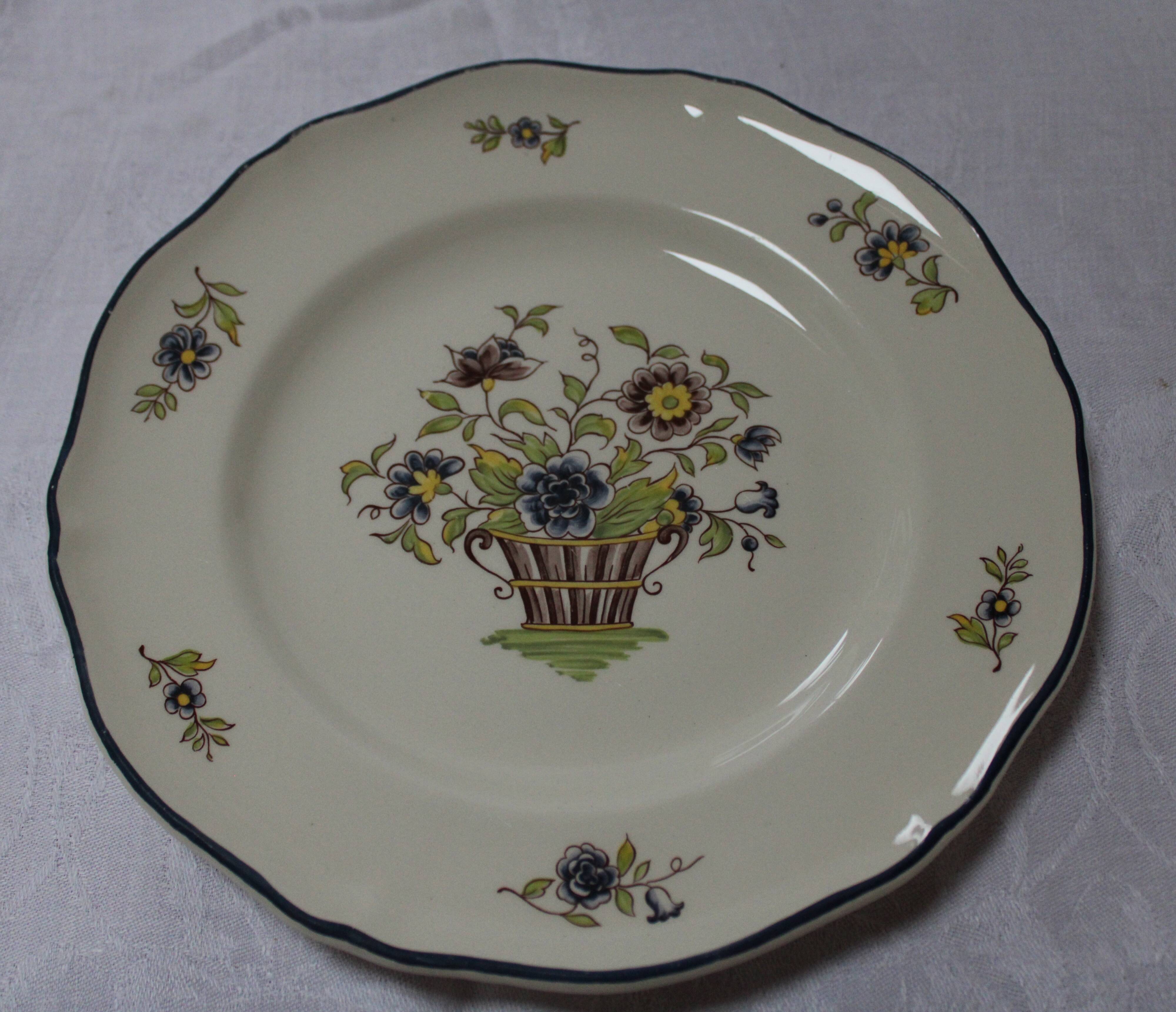 Lot of 6 St. Amand Old Delft Flat Plates