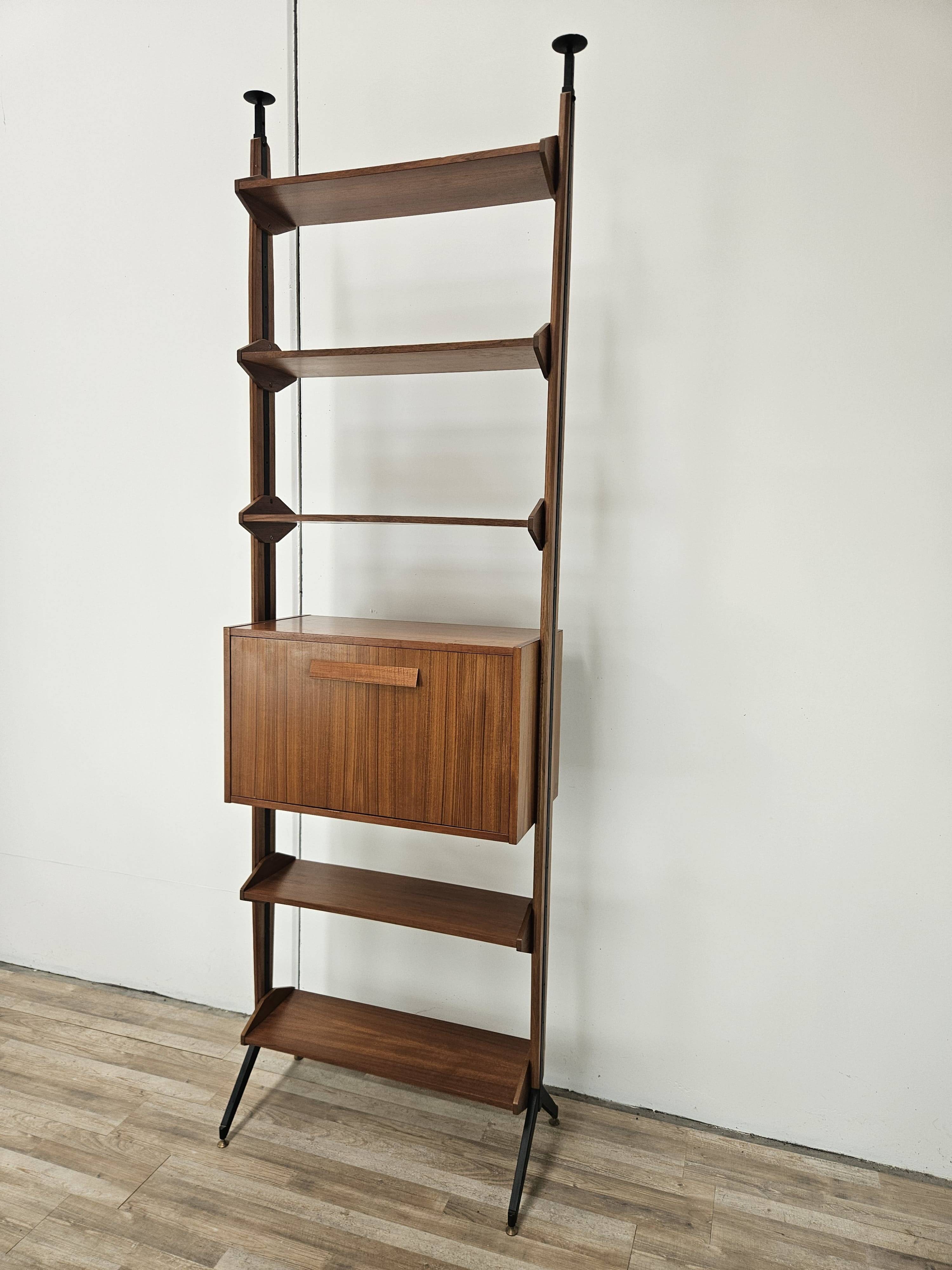 1960s teak floor/sky bookcase with shelves and compartment