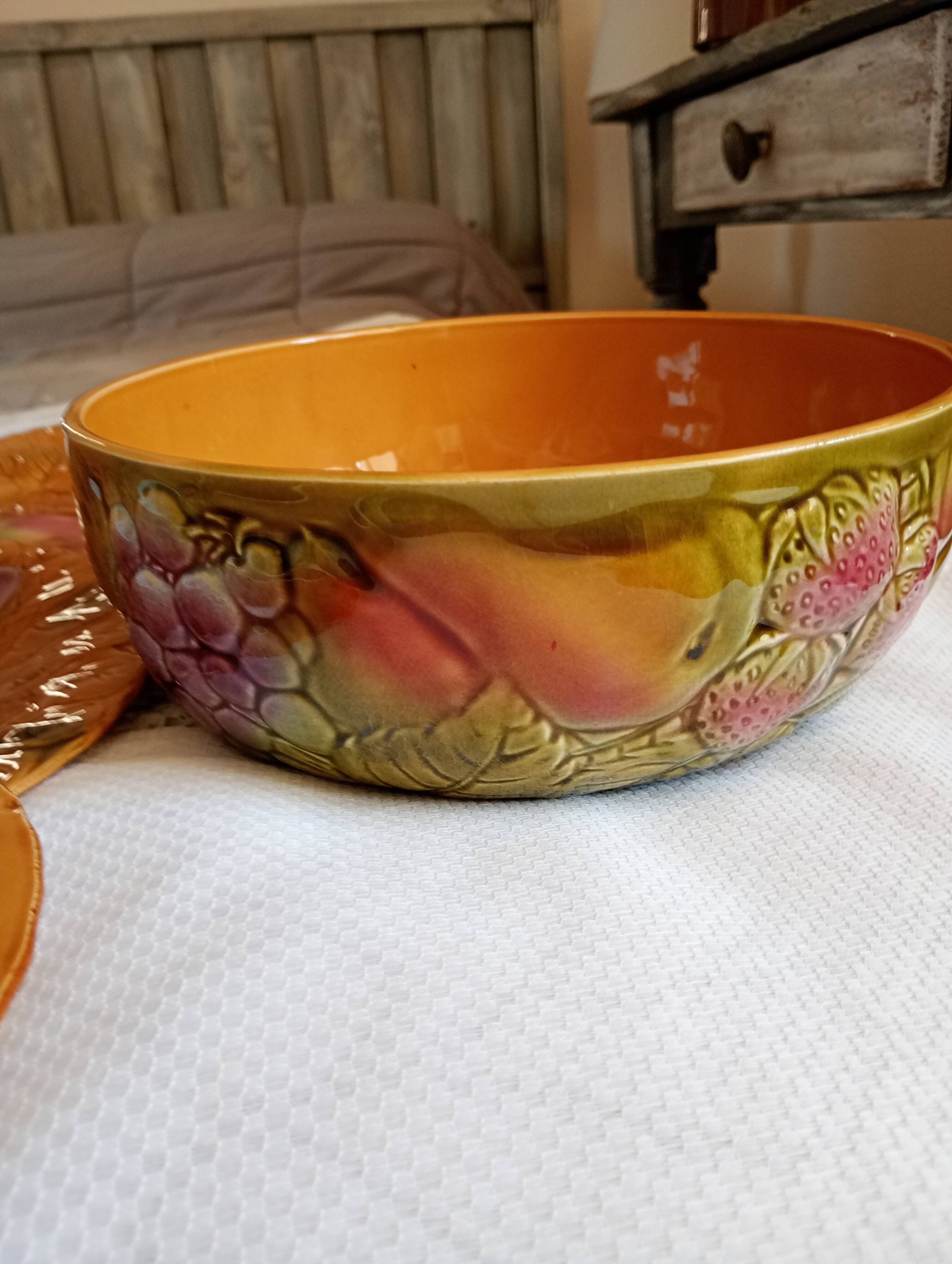 12 dessert plates and deep dishes from Salins-les-Bains, France.