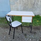 Bureau enfant année 60 70 et sa chaise