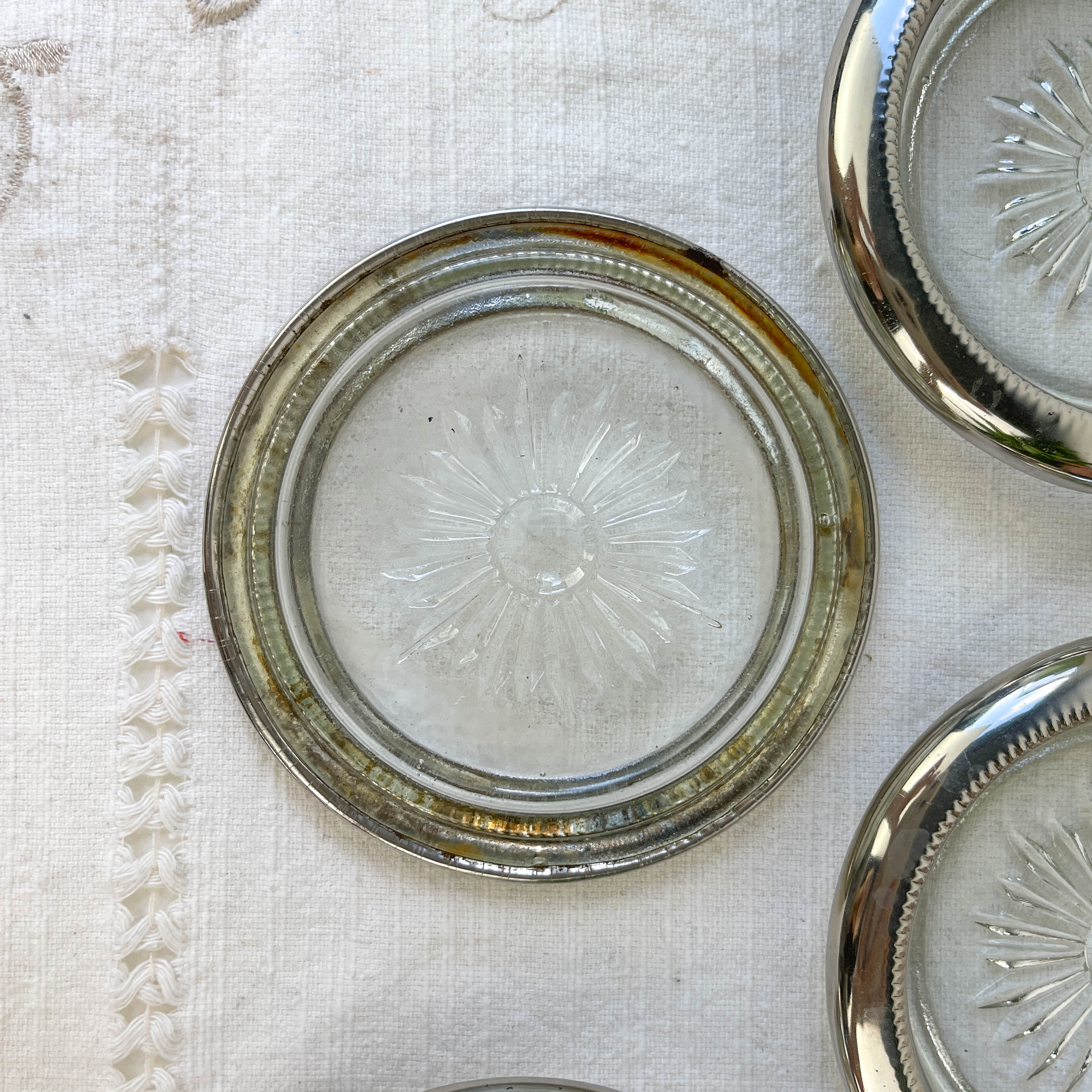4 vintage glass coasters in glass and silver metal Leonard Silverplate style