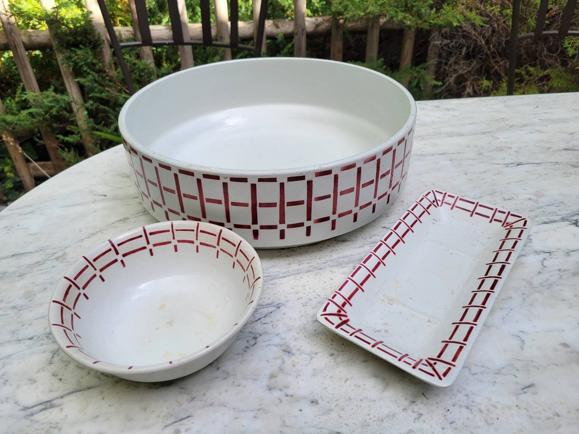 Sink and soap dish from the Saint Amand pottery, 1930.