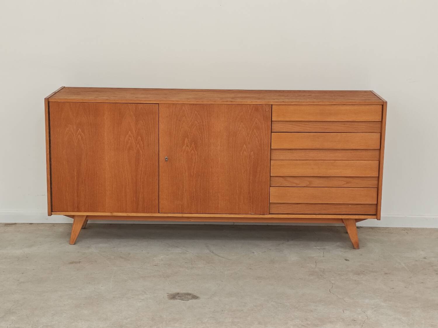 Enfilade U460 wood by Jiri Jiroutek for Intérier Praha