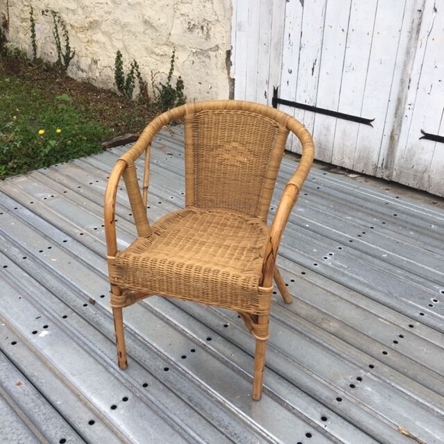 Rattan table and chair