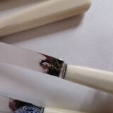Set of 12 Bakelite table and dessert knives