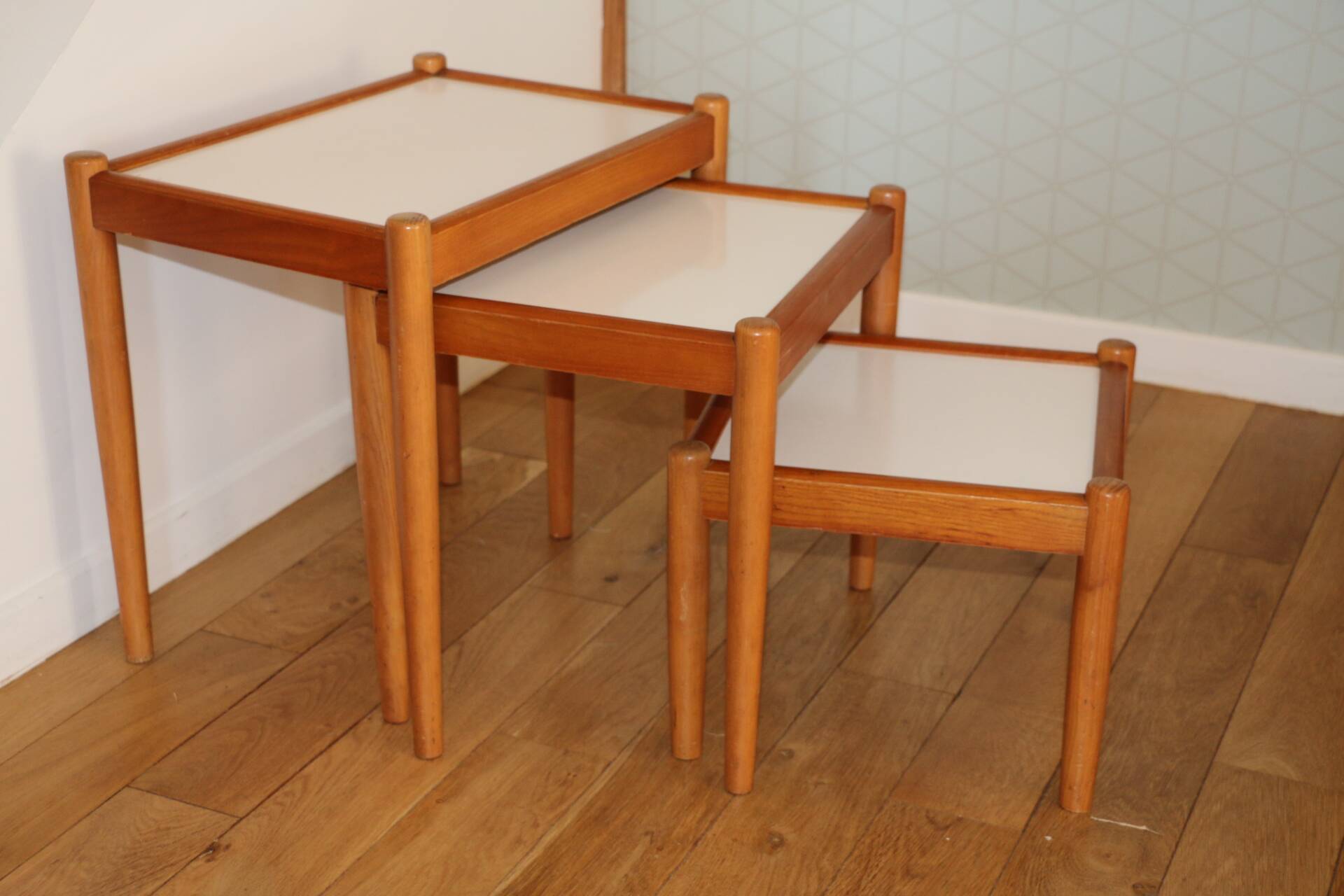 3 tables gigognes hêtre mélaminé blanc