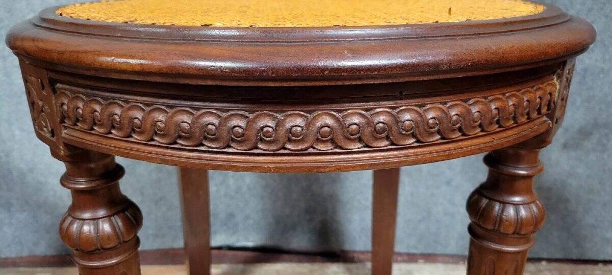 Ensemble de 6 chaises en acajou de style Louis XVI