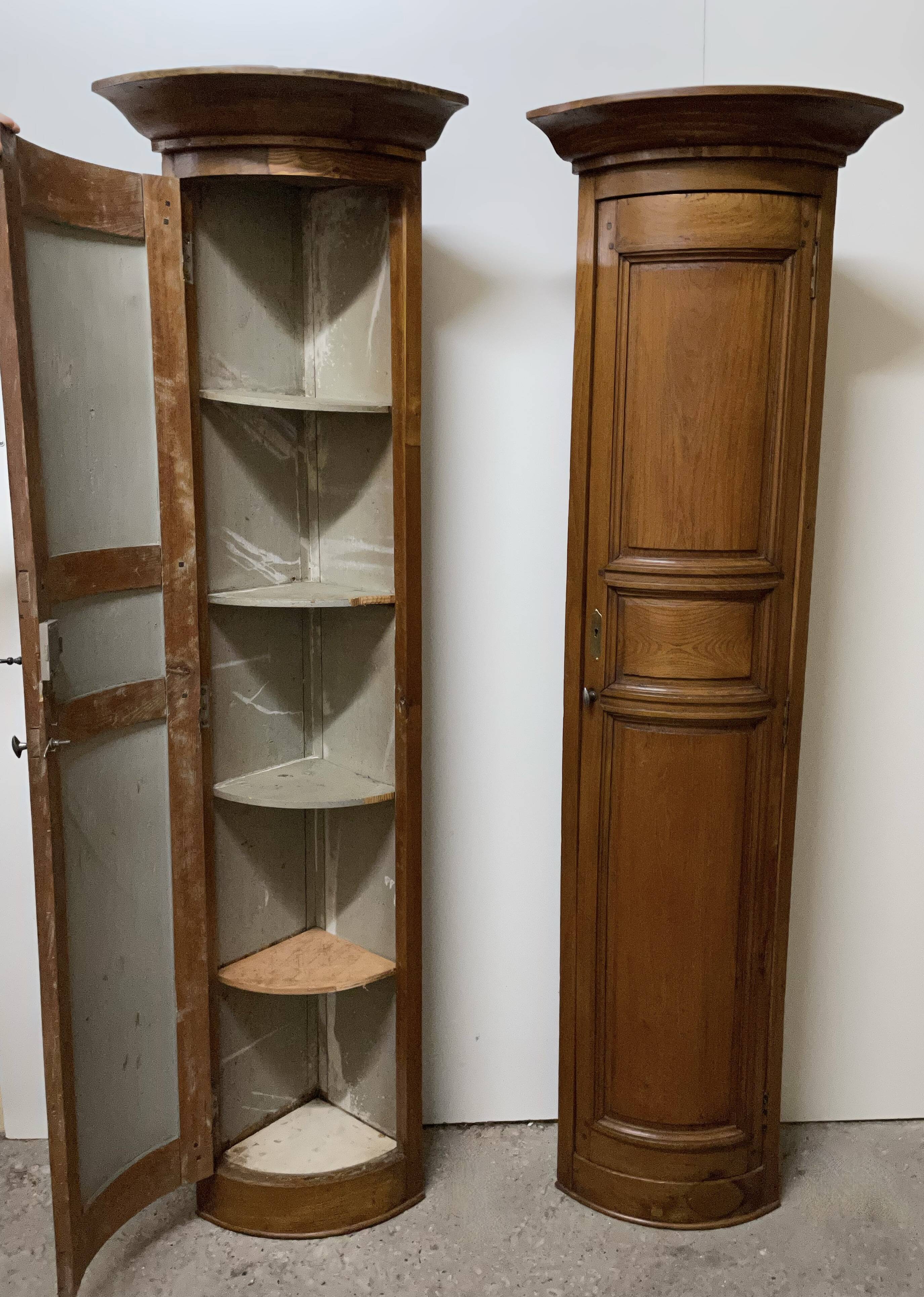 Pair of corners in ash and oak of the nineteenth century