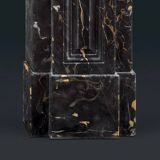 Cheminée en marbre Portoro de style Régence