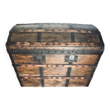 Malle, coffre ancien bombé en bois