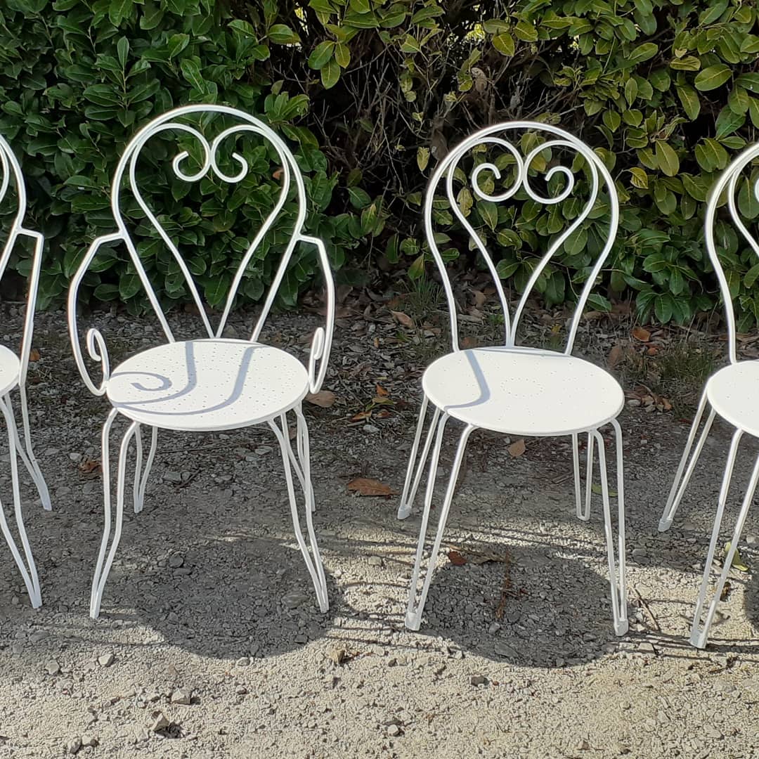 Garden lounge 1 table 2 chairs 2 white wrought iron chairs