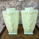 Paire de vases Art Déco en opaline uranifère vers 1930