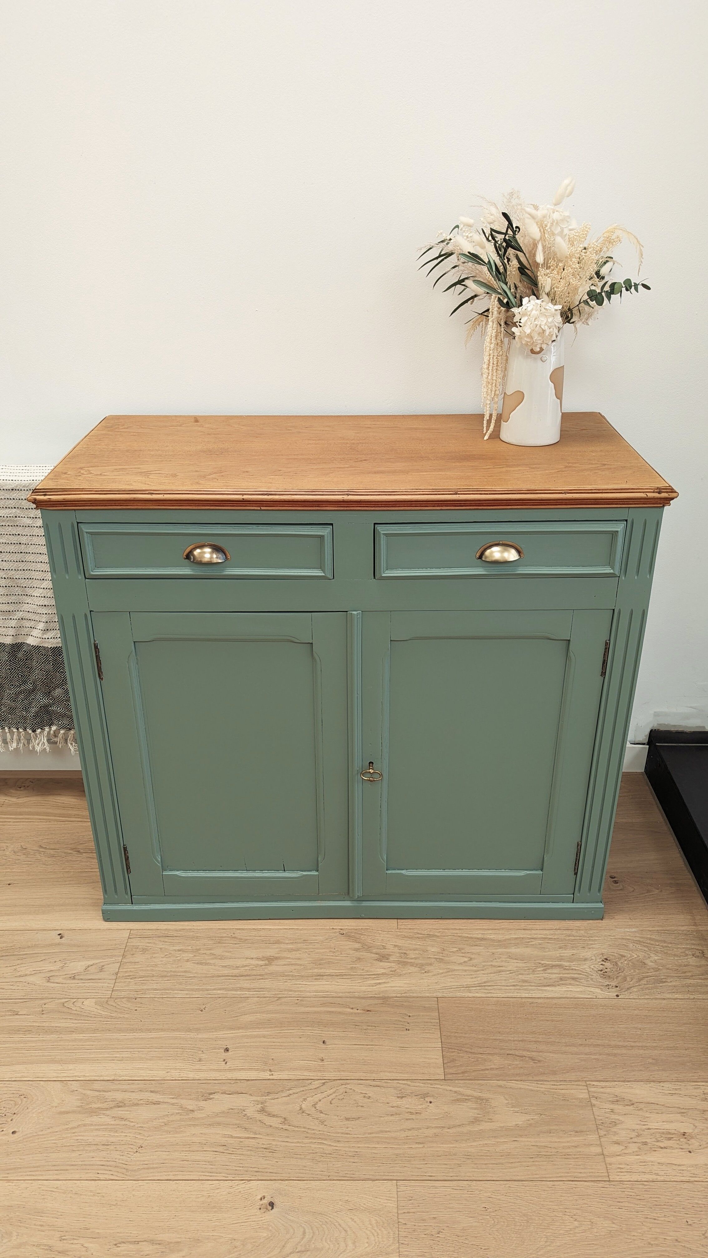 Parisian sideboard green of gray