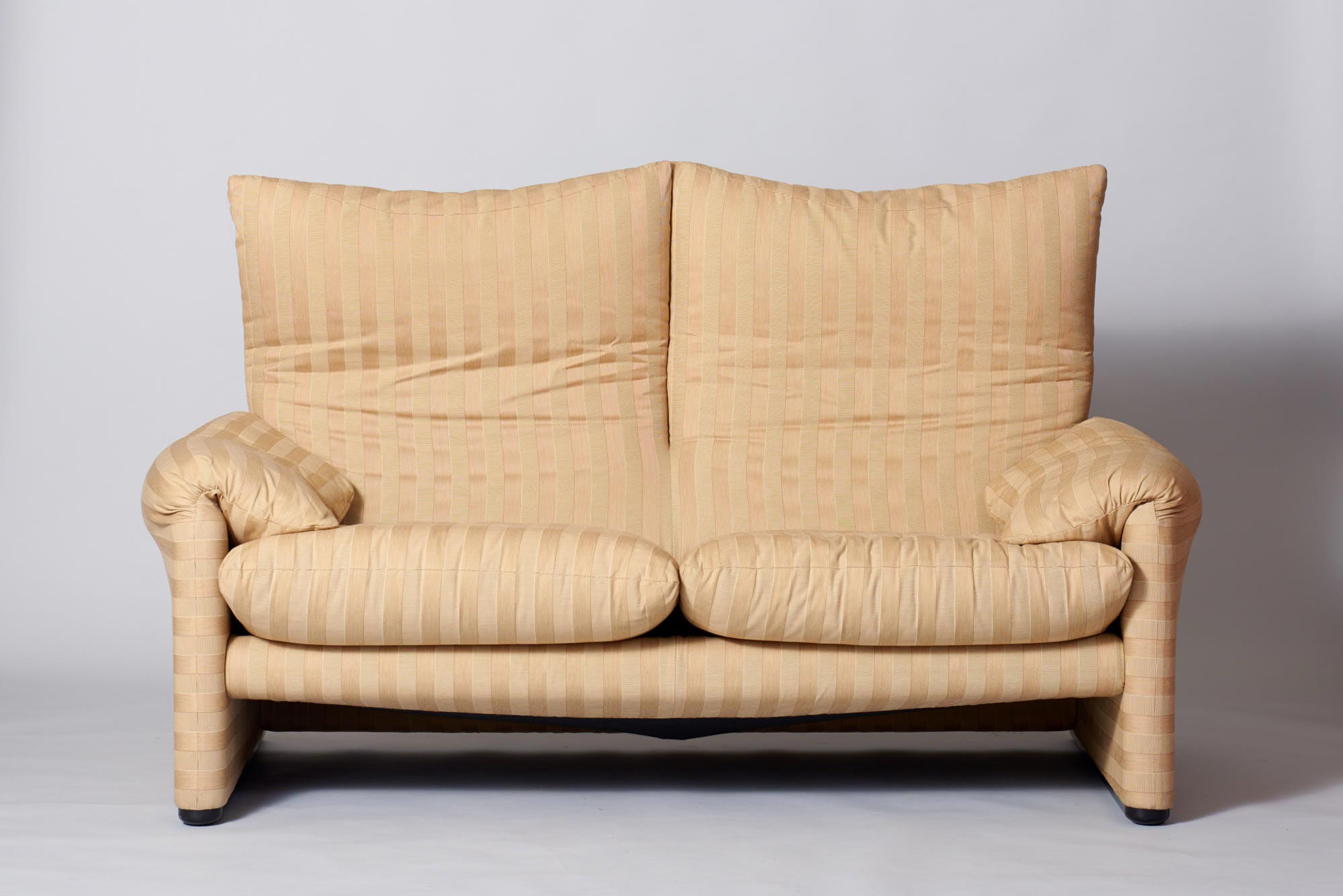 Maralunga Sofa by Vico Magistretti for Cassina