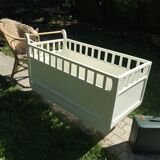 Old baby bed camper 1950 vintage