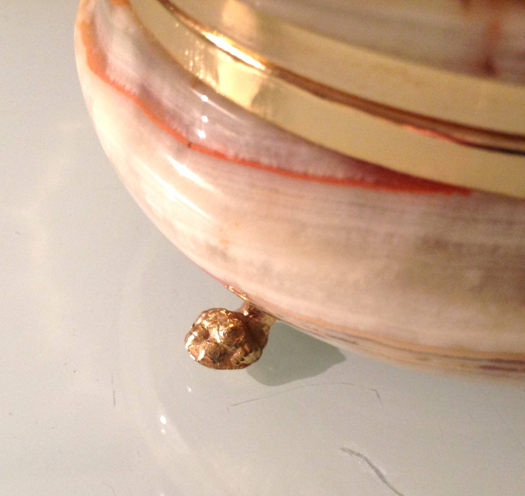 Boîte à bijoux ronde en onyx vert sur pieds dorés / vintage années 60-70