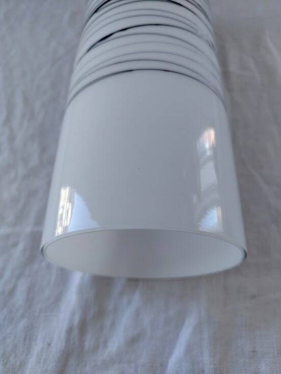Suspension cylindrique en opaline zébré verre et teck vernis