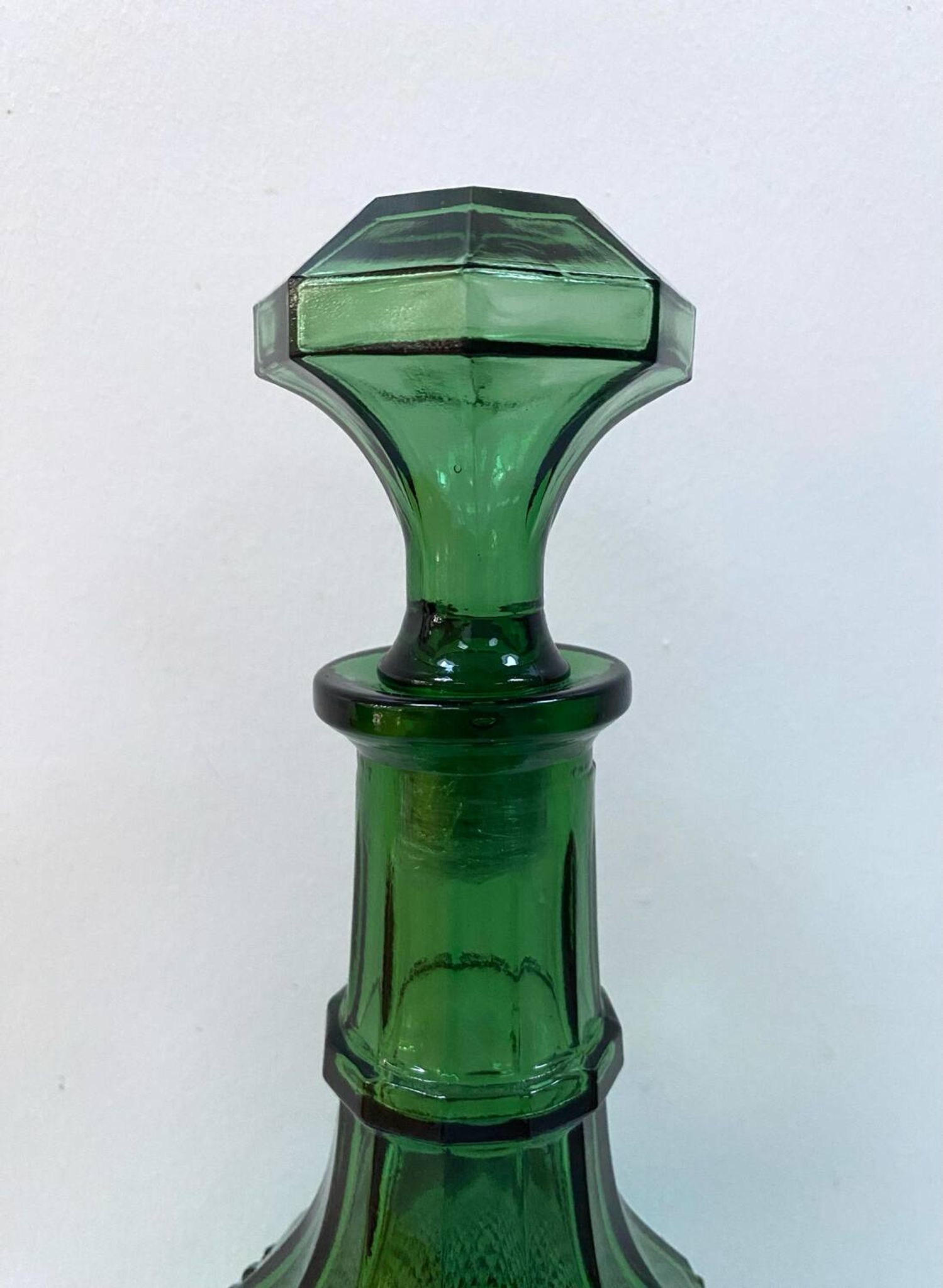 Italian carafe Empoli from the 1960s - Glass with diamond points.