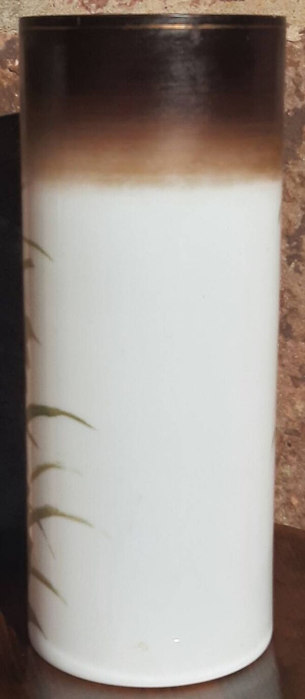 Vase rouleau Art Nouveau. (Opaline)