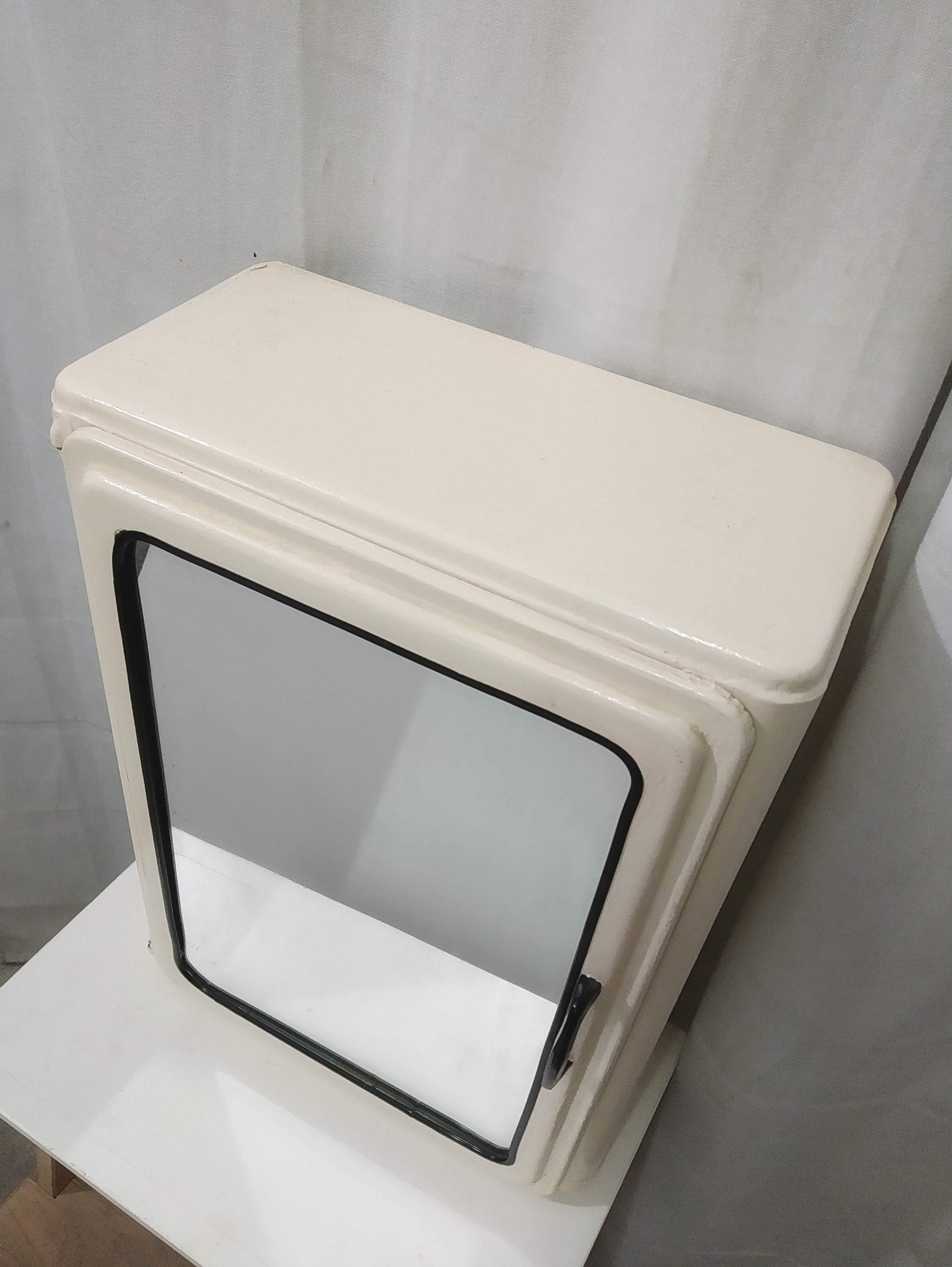 Armoire de salle de bain métal, années 50